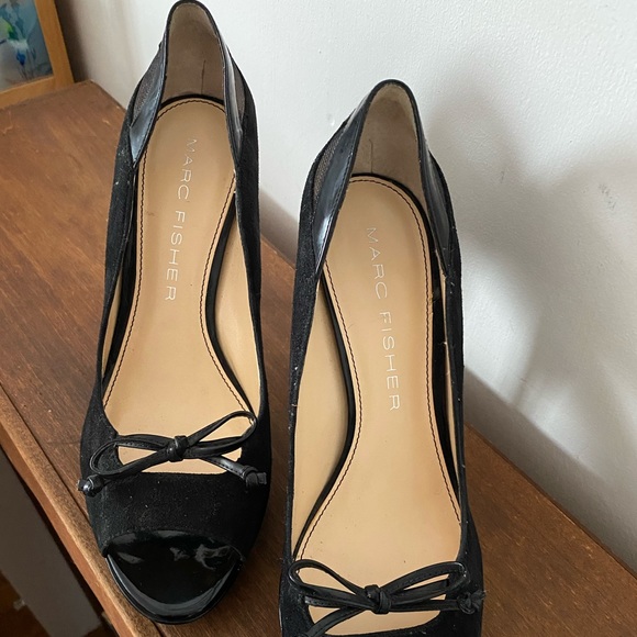 Marc Fisher High Heel Black Shoes. Size 9M - Picture 10 of 11